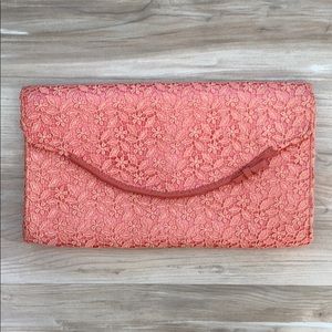 ❤️ Banana Republic Leather Lace Clutch